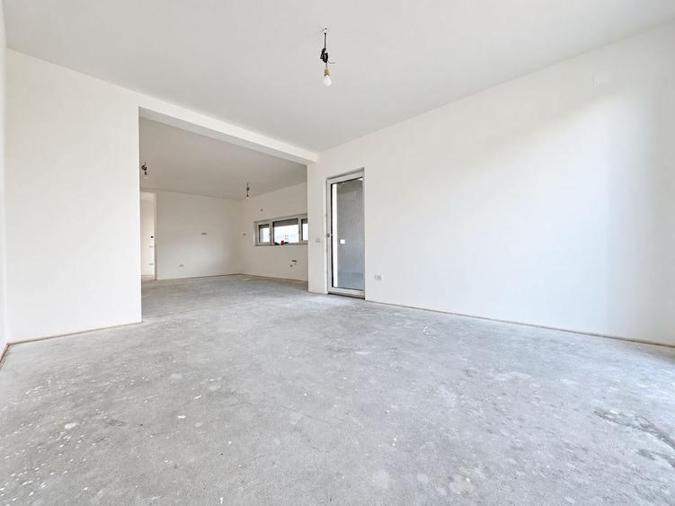 Duplex cu 4 camere cu Canalizare în Dumbrăvița