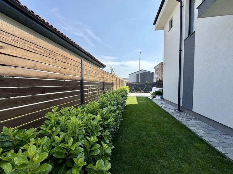 Duplex cu 5 camere cu Canalizare în Central