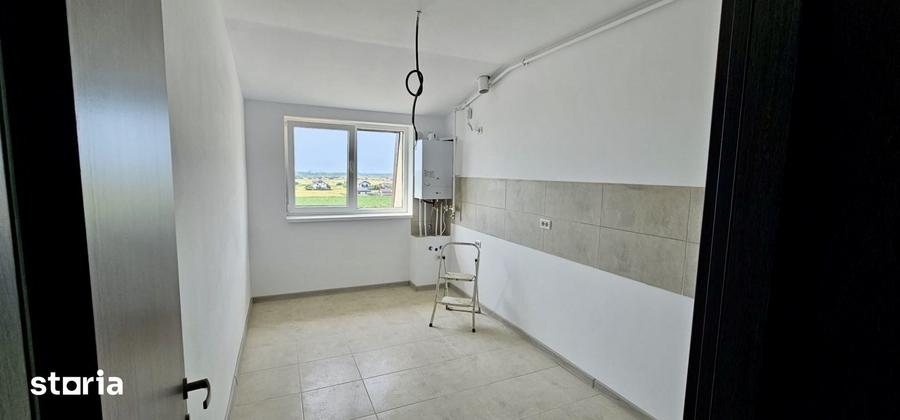 Apartament cu 3 camere decomandat în Sânpetru