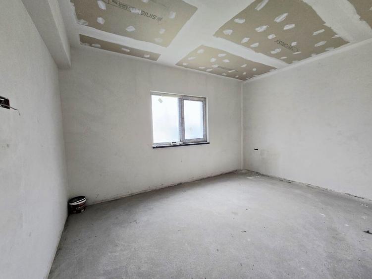 Casă cu 3 camere cu Teren 250 Mp în Tunari