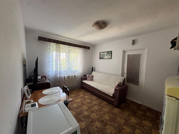 Apartament cu 2 camere nedecomandat în Central