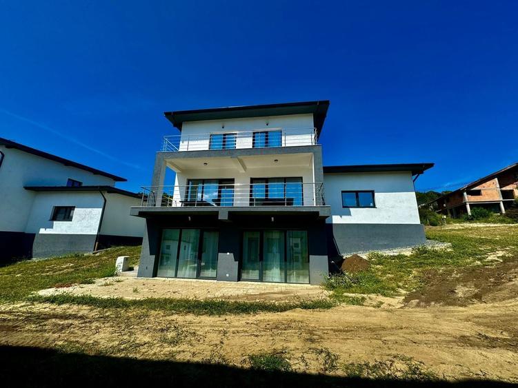 Casă individuală cu 5 camere cu Canalizare în Cisnădioara