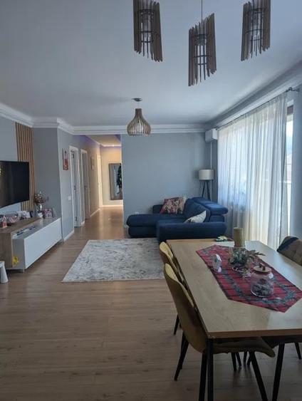 Apartament cu 3 camere semidecomandat, mobilat în Florești — fotografia 1