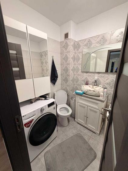 Apartament cu 3 camere decomandat în Victoriei