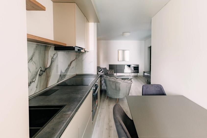Apartament cu 2 camere semidecomandat, mobilat în Zorilor
