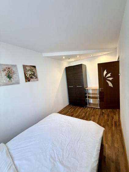 Apartament cu 3 camere decomandat în Astra