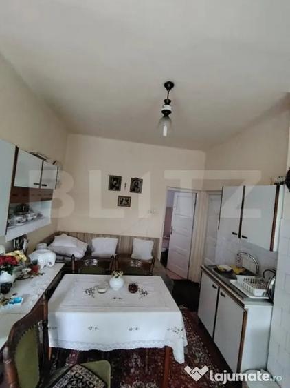 Casă cu 3 camere cu Teren 398 Mp în Central