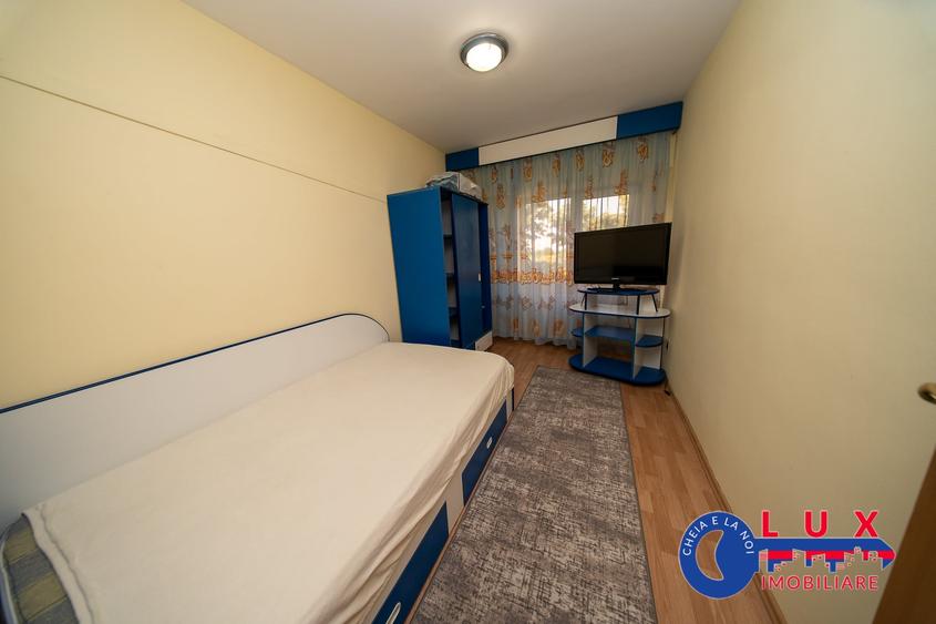 Apartament cu 3 camere decomandat în Babadag
