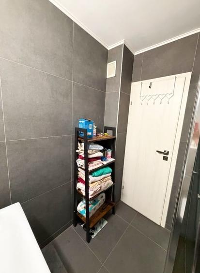 Apartament cu 3 camere semidecomandat, mobilat în Lujerului