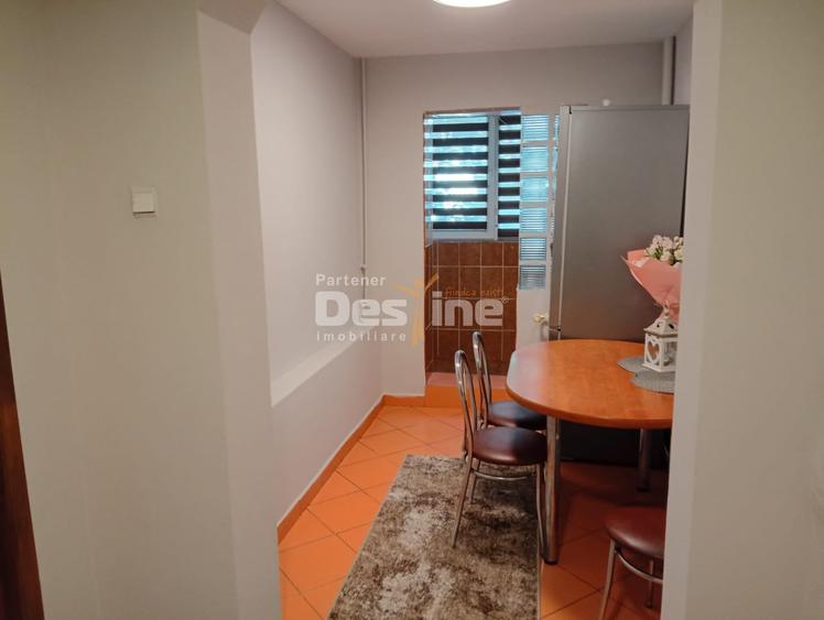 Apartament cu 2 camere semidecomandat, mobilat în Valea Rosie