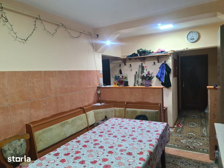 Apartament spatios cu 4 camere, 2 balcoane Marghita, zona Penny - 7
