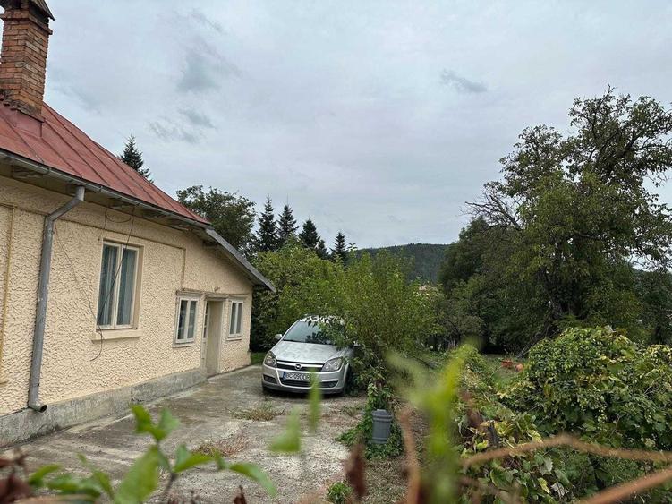 Casă cu 3 camere cu Teren 500 Mp în Central