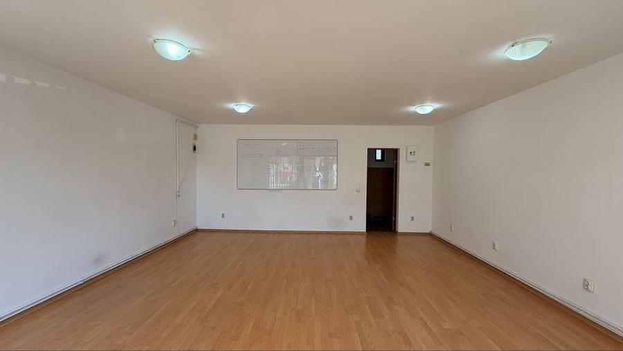 Spațiu comercial, de 45 mp, în Central