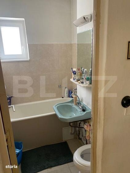 Apartament cu 3 camere semidecomandat în Central