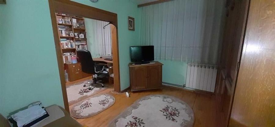 Apartament cu 3 camere decomandat în Burdujeni