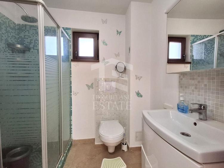 Duplex cu 4 camere cu Canalizare în Brănești