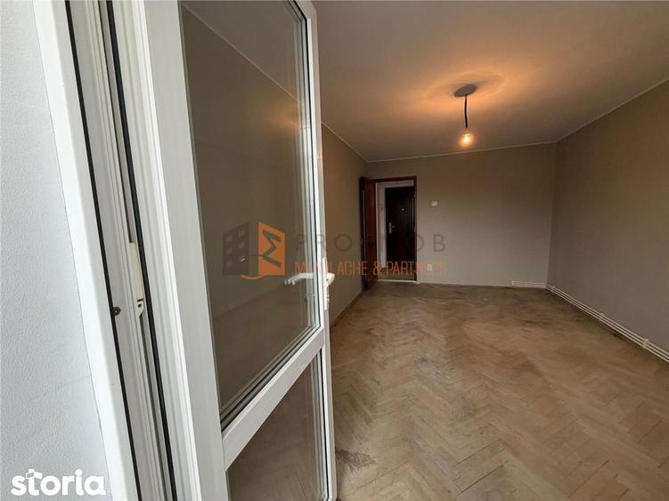 Apartament 3 camere cf 2 decomandat Zona Micro 14 - 5