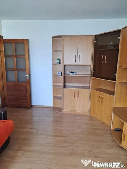Apartament cu 2 camere semidecomandat, mobilat în Tomis Nord
