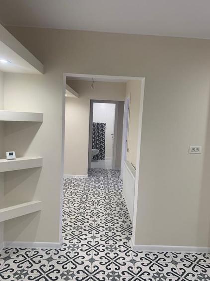 Apartament cu 3 camere decomandat în Girocului