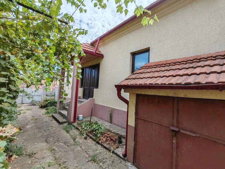 Casă cu 3 camere cu Teren 400 Mp în Central