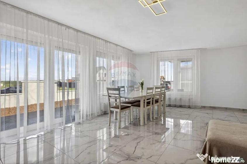 Casă cu 9 camere cu Teren 600 Mp în Fântânele