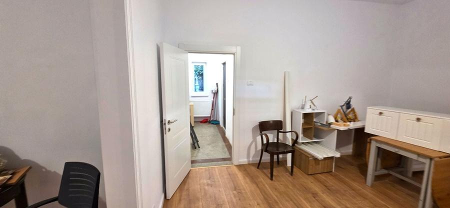 Apartament cu 4 camere semidecomandat în Banu Manta
