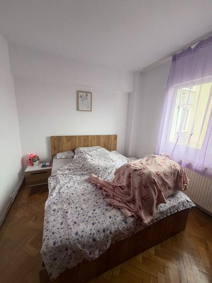 Apartament cu 2 camere decomandat în Tractorul