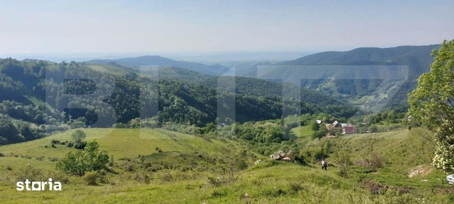 Teren de 3800 mp, în Râmeț