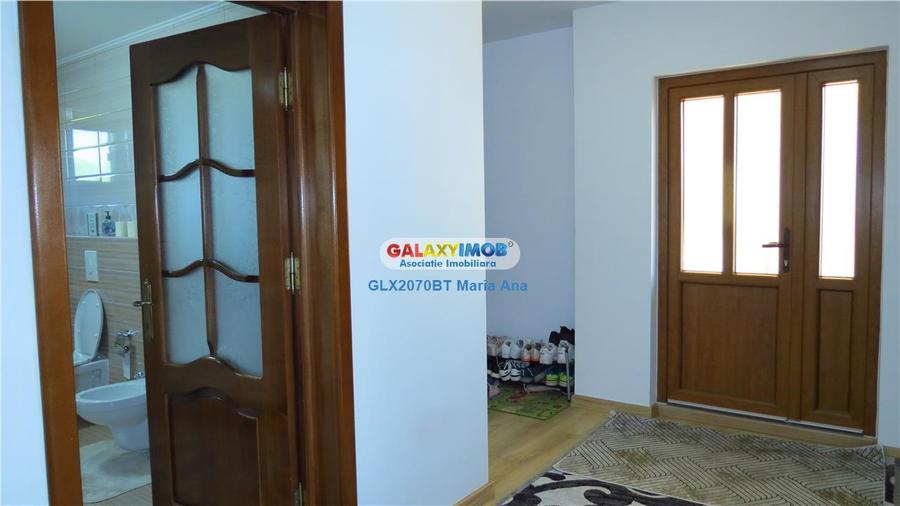 Casă cu 7 camere cu Teren 10000 Mp în Exterior Vest