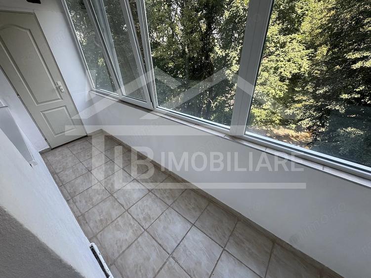 Apartament cu 3 camere decomandat în Cornișa