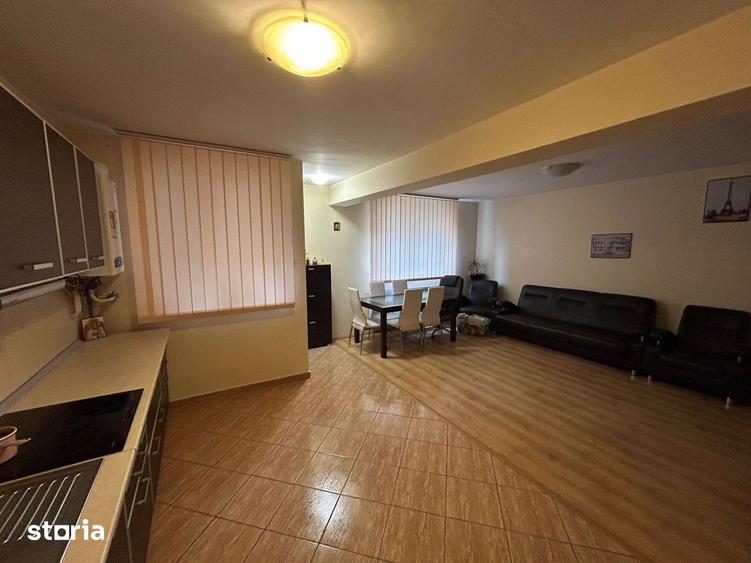 Apartament cu 3 camere în Cetate