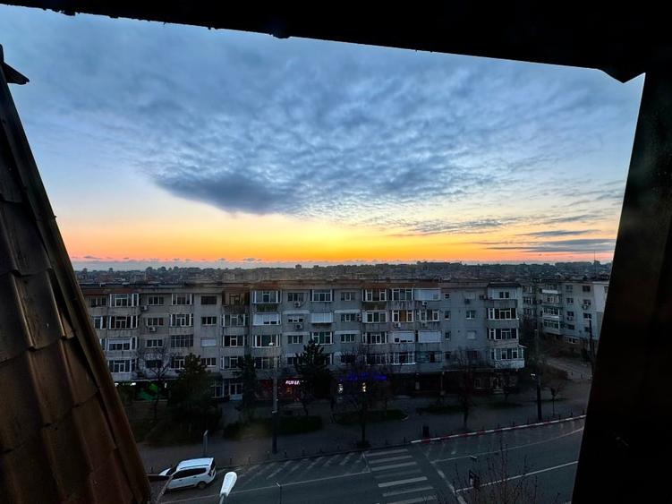 Apartament cu 2 camere decomandat, mobilat în Dacia
