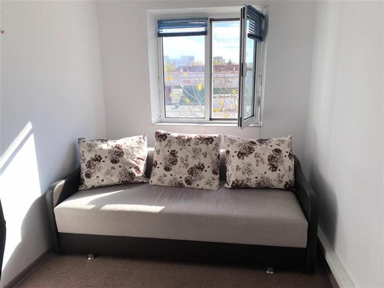 Apartament cu 3 camere decomandat în Nicolina