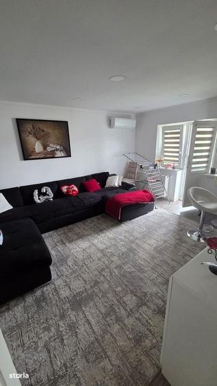 Apartament cu 3 camere în Micro 16