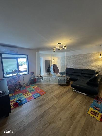 Apartament cu 4 camere decomandat, mobilat în Centrul Civic