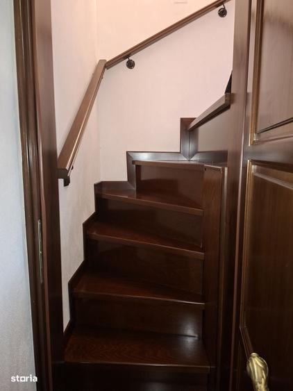 Casă cu 4 camere în Central