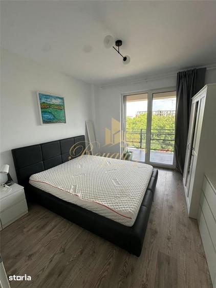 Apartament cu 2 camere, mobilat în Est