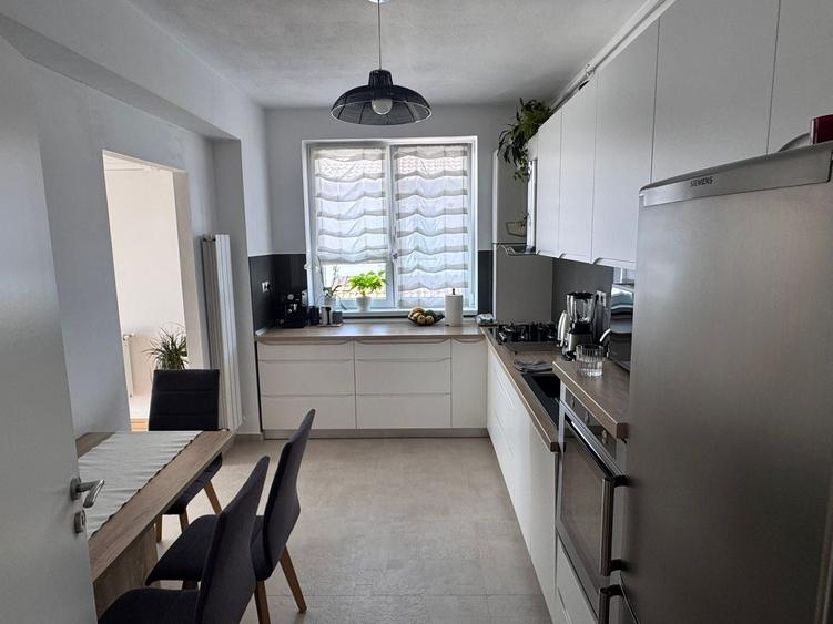 Apartament cu 3 camere decomandat, mobilat în Șelimbăr