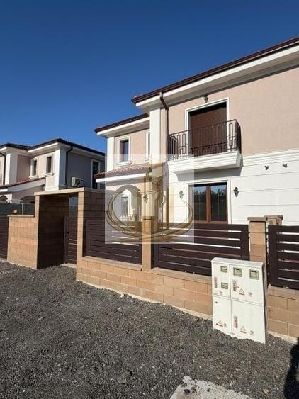 Duplex cu 5 camere cu Canalizare în Ghiroda