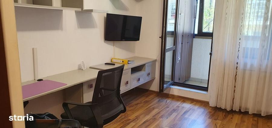 Apartament cu 2 camere decomandat, mobilat în Central
