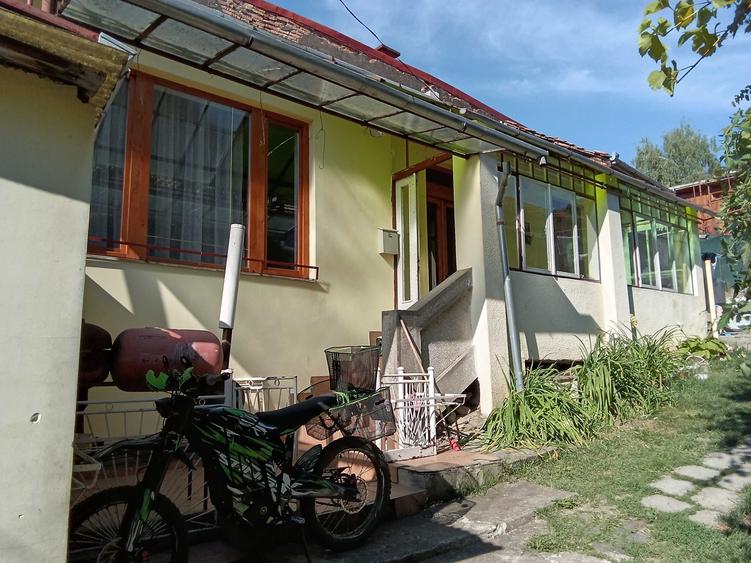 Casă cu 2 camere în Central