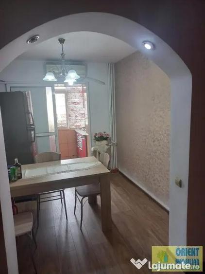 Apartament cu 2 camere decomandat în Casa de Cultură