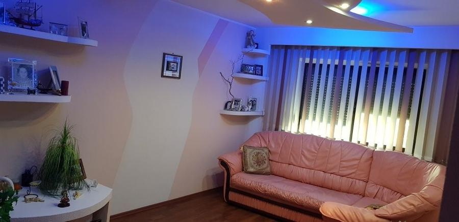 Apartament cu 3 camere decomandat în Micro 17