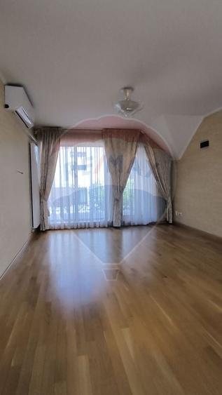 Casă de vanzare - 28