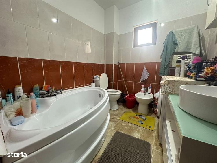 Apartament cu 2 camere decomandat în Miroslava