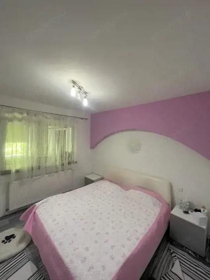 Apartament cu 3 camere decomandat, mobilat în Central