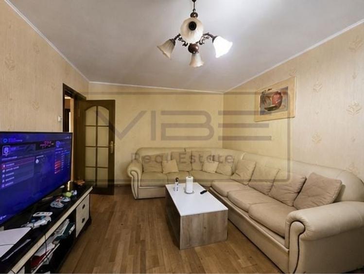 Apartament cu 4 camere decomandat, mobilat în Hala Centrală