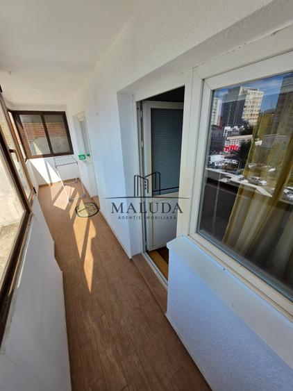 Apartament cu 4 camere decomandat, mobilat în Ultracentral