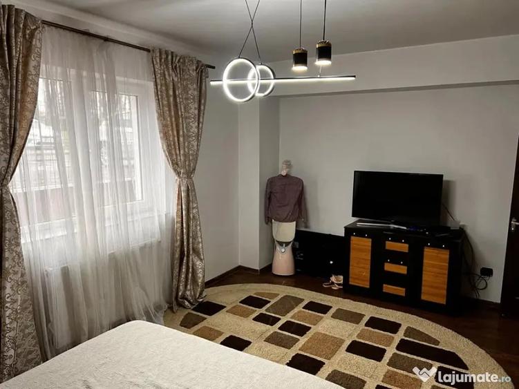 Apartament cu 3 camere decomandat în George Enescu