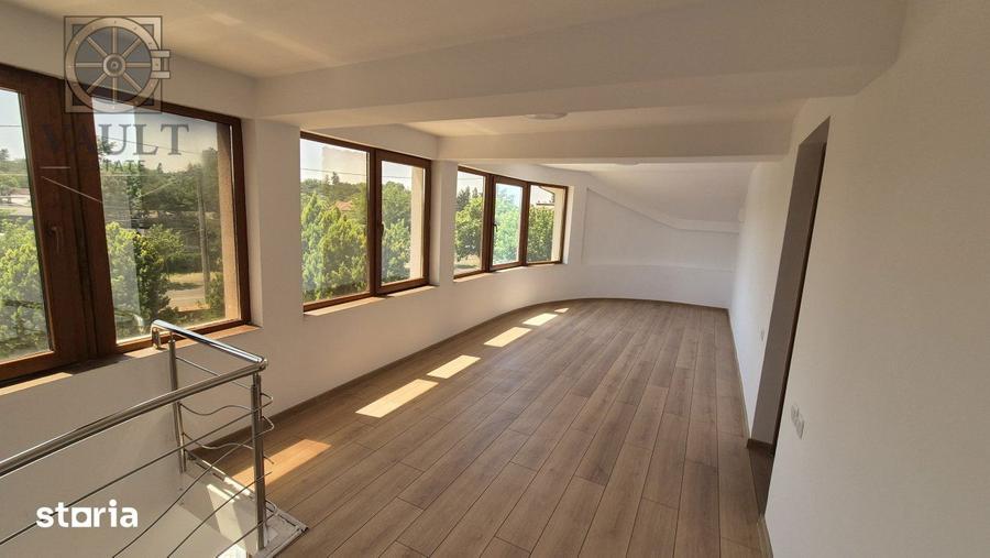 Casă cu 9 camere cu Teren 510 Mp în Crevedia